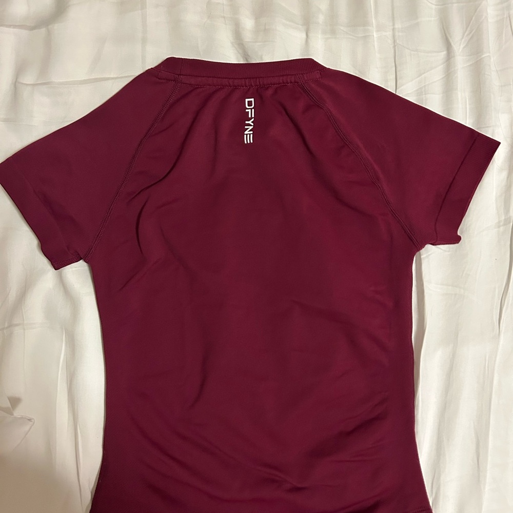 DFYNE Burgundy T-Shirt - Picture 2 of 2
